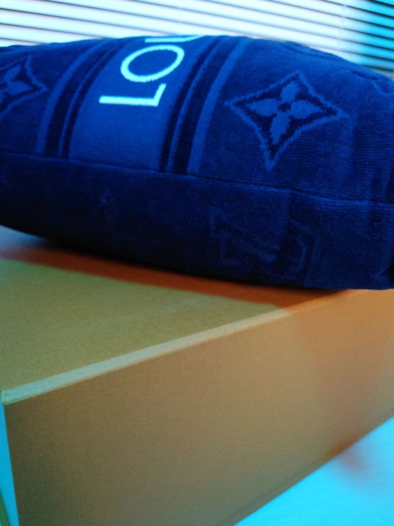 値下げ【新品】LOUIS VUITTON クッション　クッサン・LVバケーション