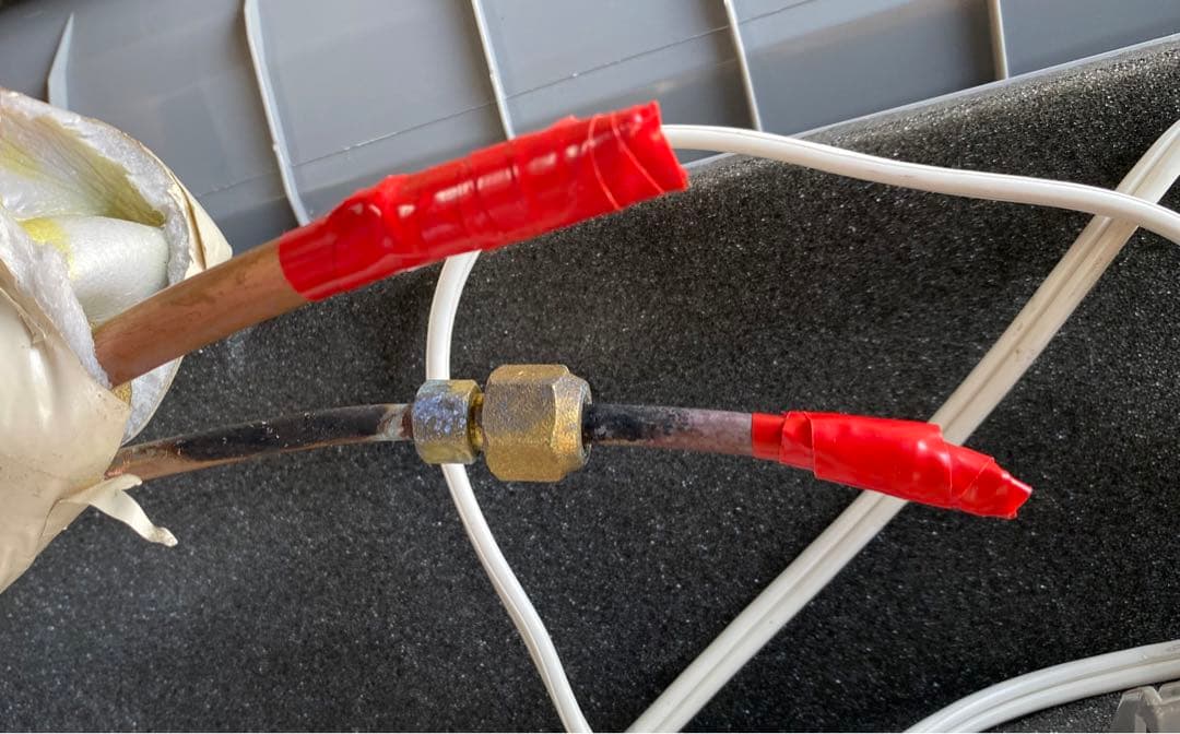 東芝　ルームエアコン　RAS-H251R 2021年製　100V 8畳