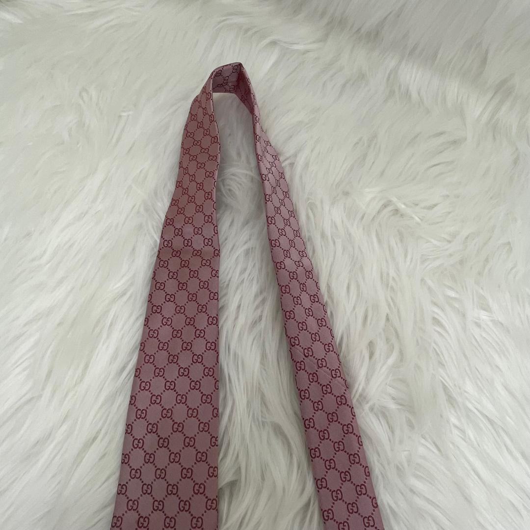 極美品✨グッチ　 GUCCI 　ネクタイ　シルク100％　ピンク　GG柄