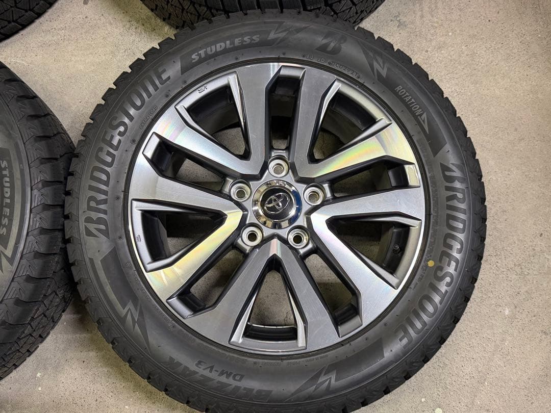 285/50r20 スタッドレス ランクル200 後期純正ホイール　ブリヂストン