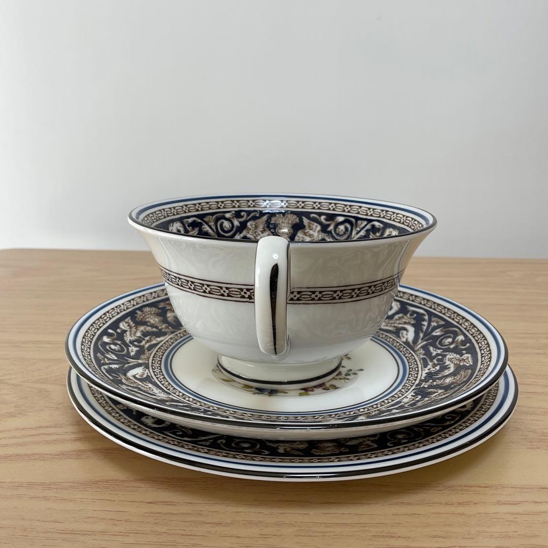 ウェッジウッド フロレンティーン　コバルト　センターフローラル　トリオ　①