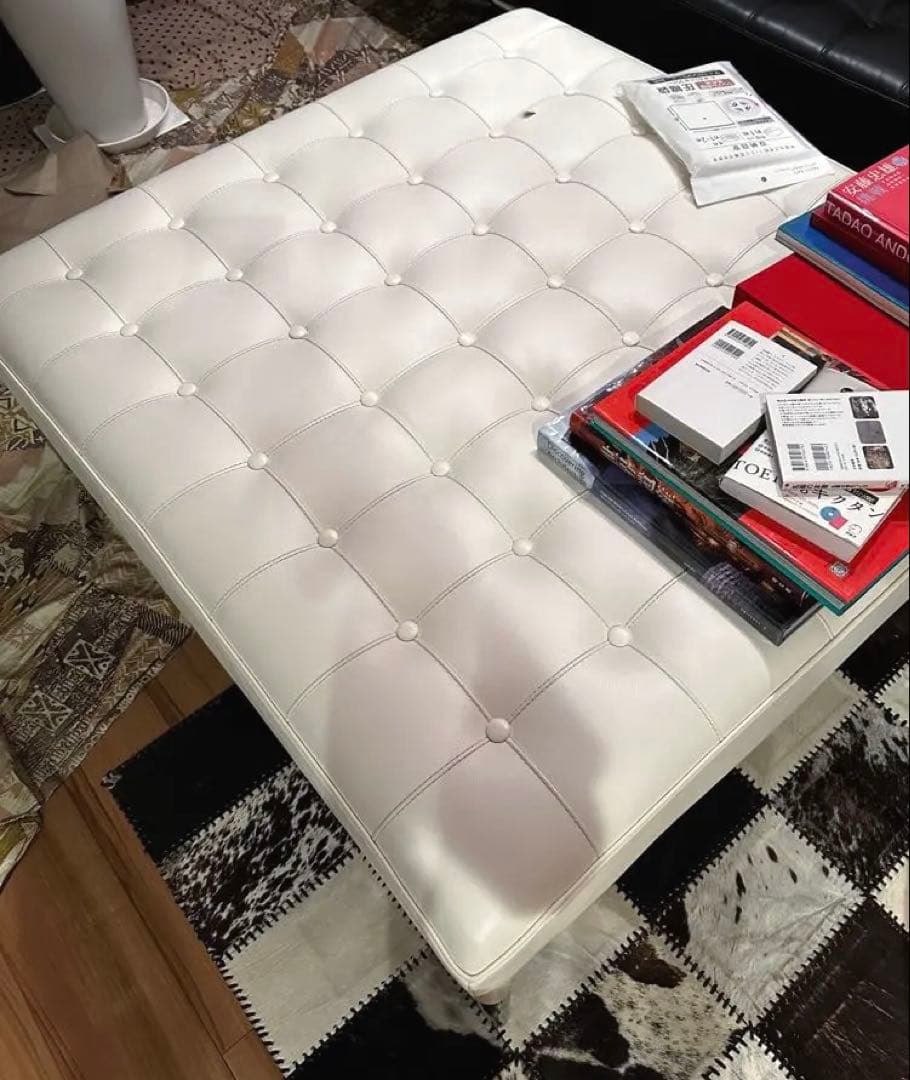 カッシーナ　美品　プリヴェ　prive オットマン　センタースツール　白革