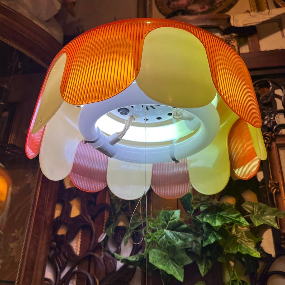 昭和レトロ　オレンジとクリーム色のペンダントライト