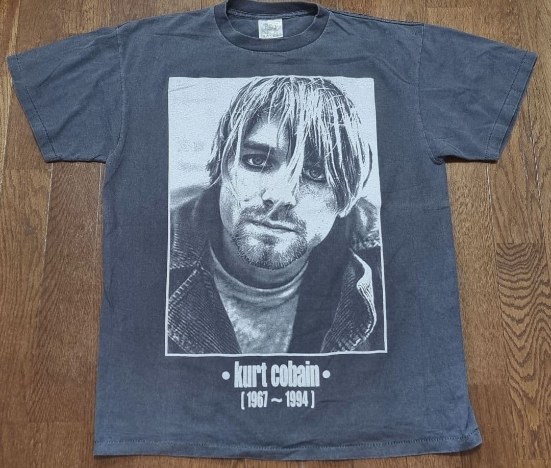 【希少Lサイズ】NIRVANA カートコバーン　追悼 Tシャツ
