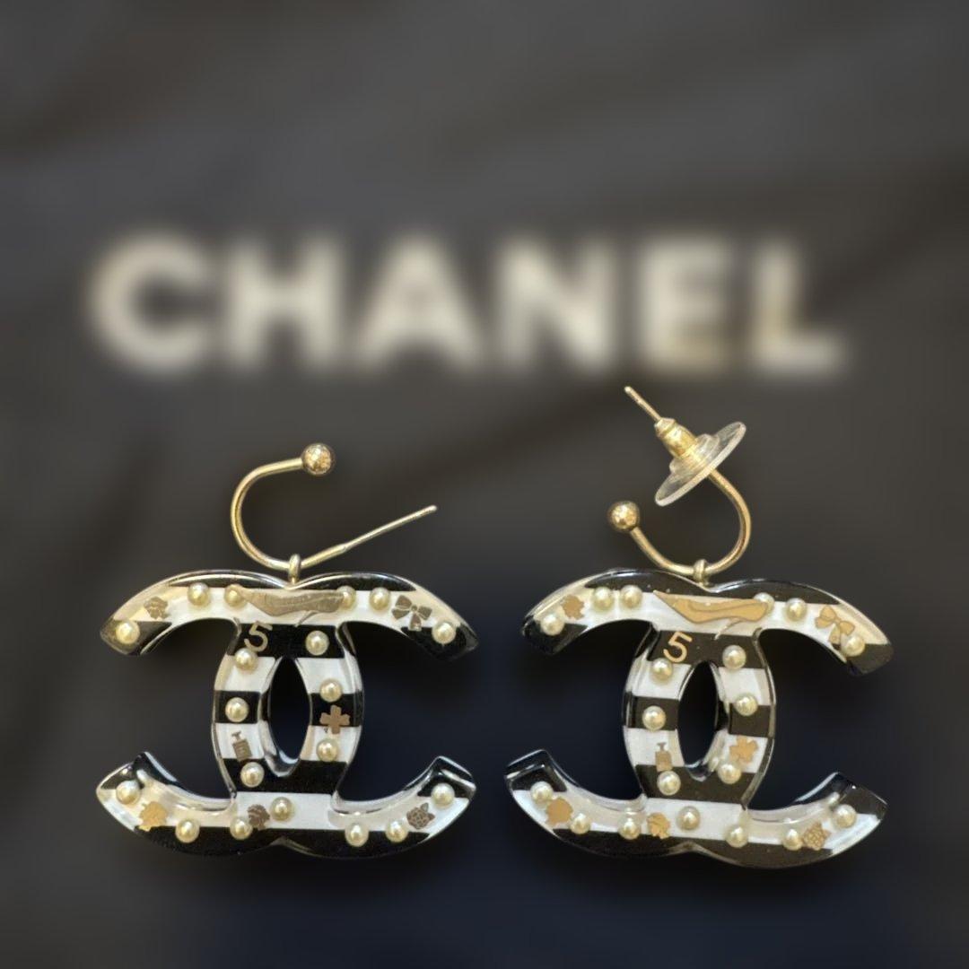 CHANELココマークネックレス ピアス　両方使えるタイプ　ブラック　ホワイト