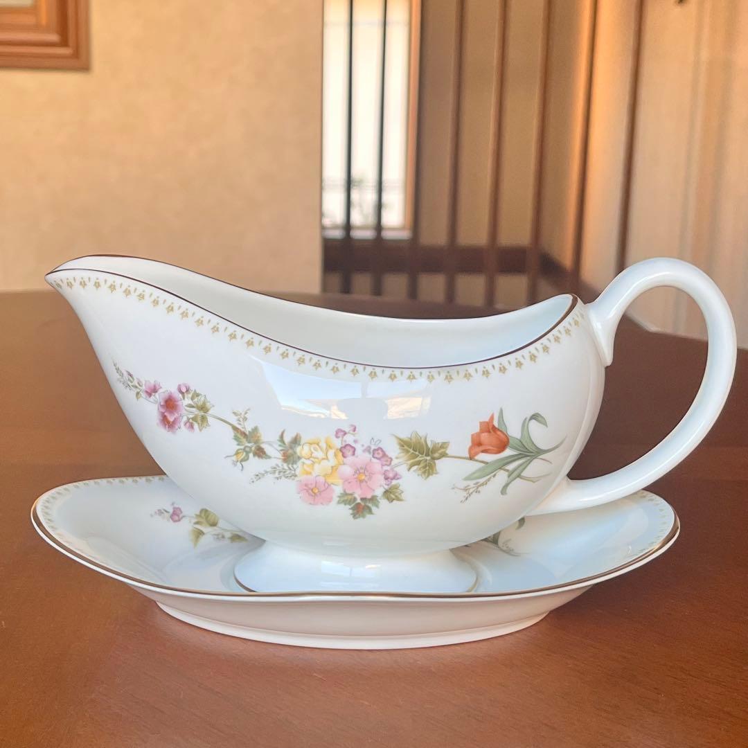 【レア美品】英国製　ウェッジウッド★ミラベル★ソースボート＆ソーサー