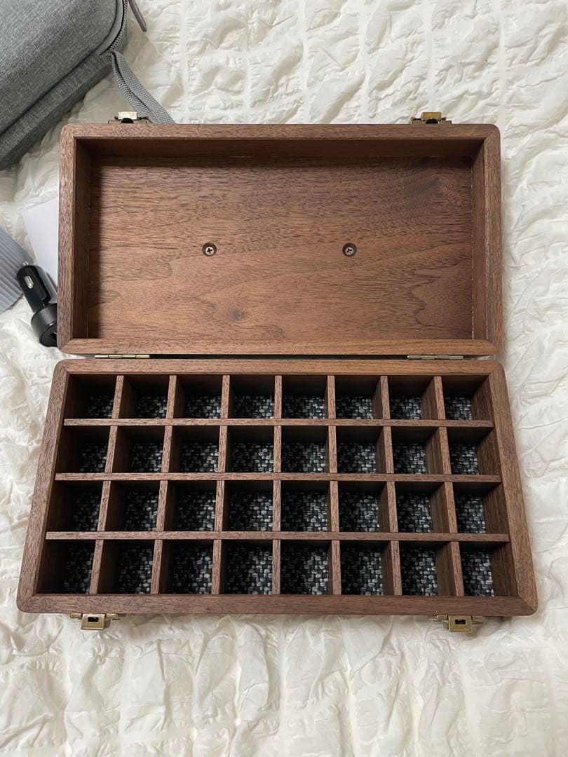 doTERRAエッセンシャルオイル　ケースとディフューザー付き