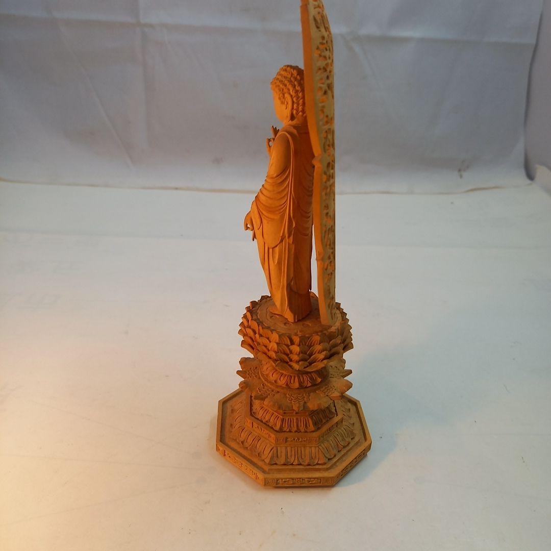 木彫の仏像　阿弥陀如来(あみだにょらい)　立像