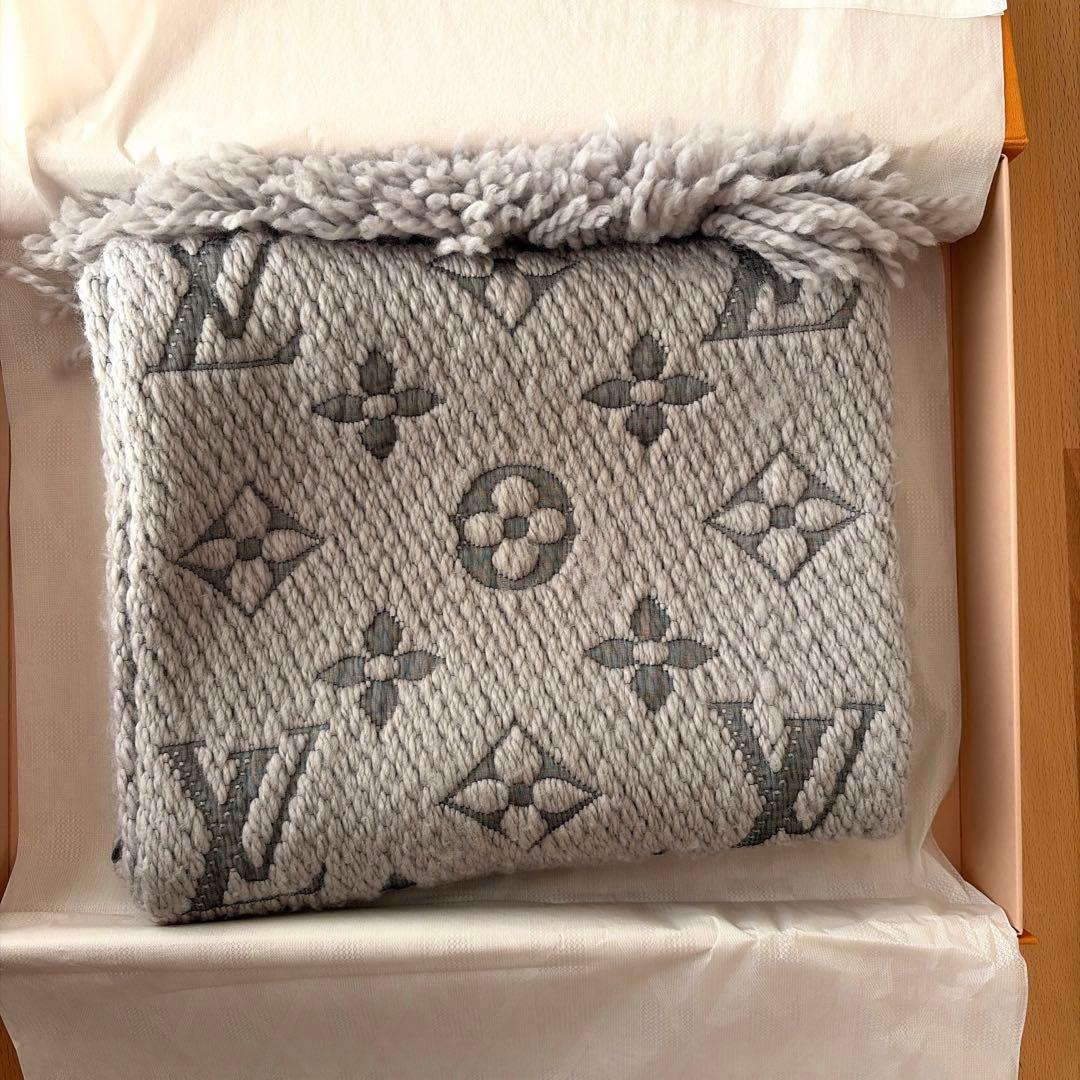 ルイヴィトン エシャルプ ロゴマニア グリペルル グレー マフラー M74742