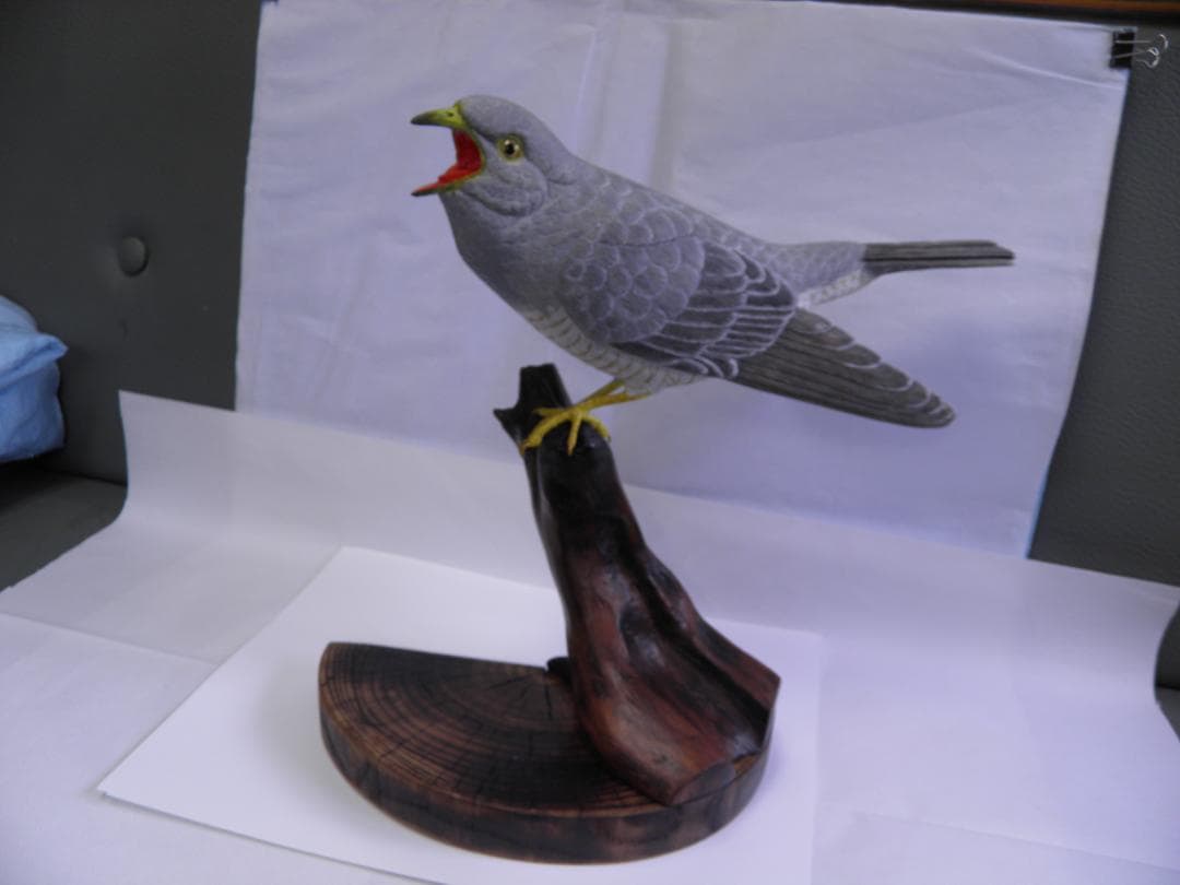 木彫りの鳥　カッコウ