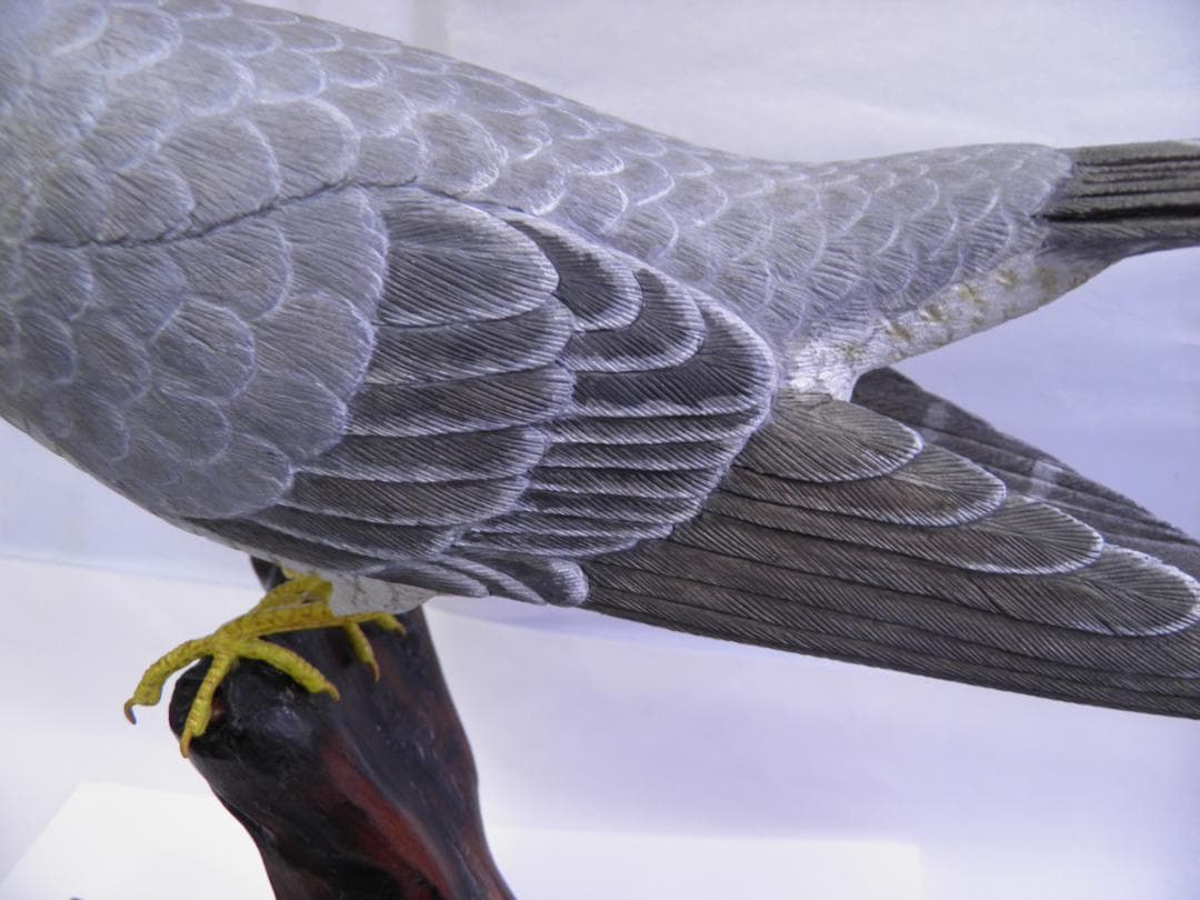 木彫りの鳥　カッコウ
