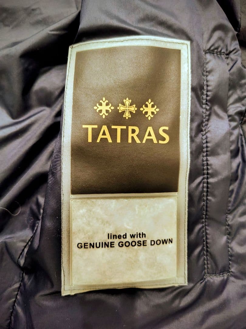 夢）美品 TATRAS ダウンベスト ネイビー 04