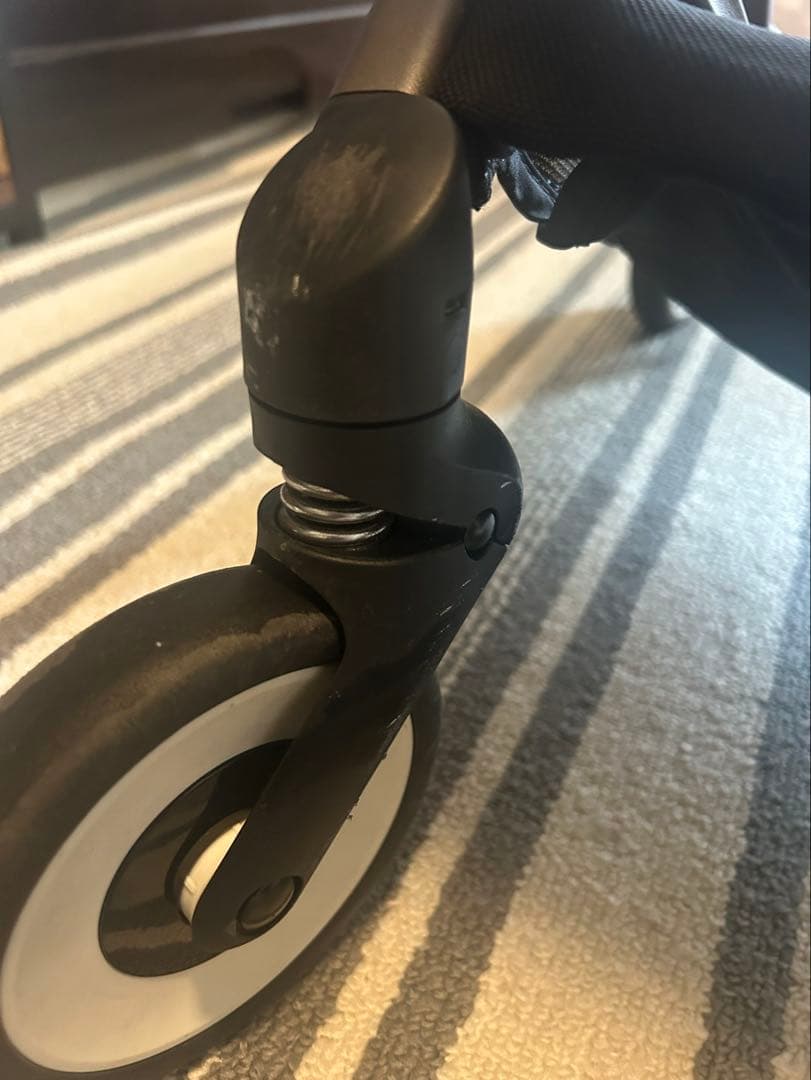 cybex リベル2024 ストーミーブルー　バンパーバー・純正レインカバー付き