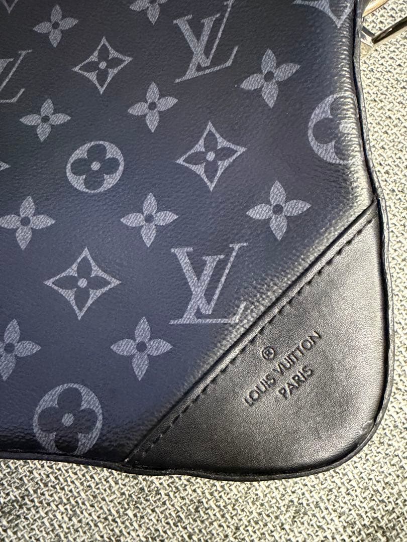 ルイヴィトン　トリオメッセンジャー　Louis Vuitton 早い者勝ち