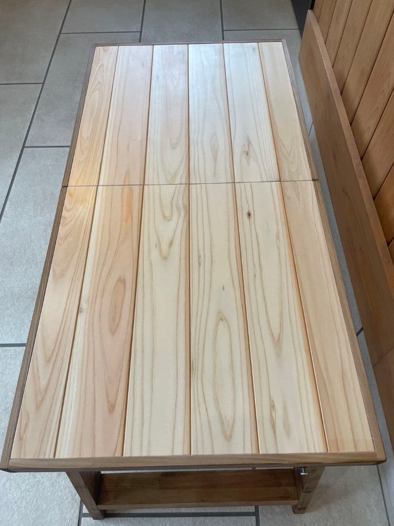 畳めて軽いヒノキのハンドメイドローテーブルでキャンプをもっと楽しんてください