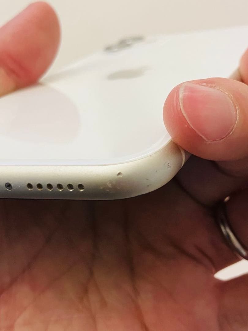 Apple iPhone 11 128GB ホワイト［画面割れ］