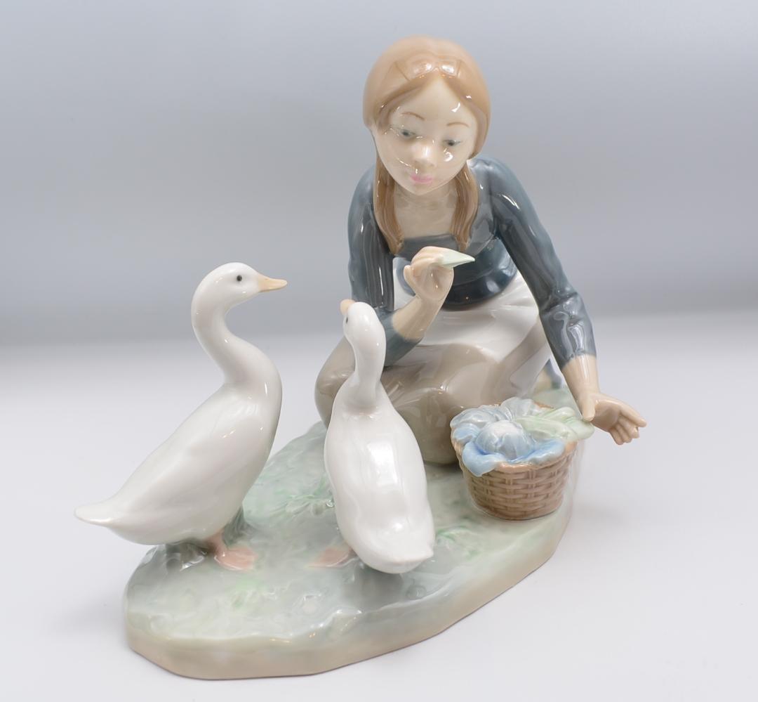 アヒルのエサやり　＃4849　★リヤドロ　スペイン　ポーセリン　光沢仕上げ　絶版