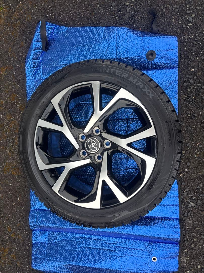 トヨタ 純正アルミ　タイヤDUNLOPウィンターMAXX スタッドレス18インチ