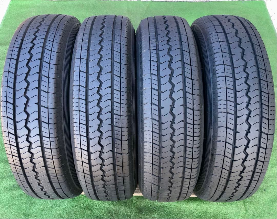 195/80 R15 TOYO V-02e ラジアルタイヤ　2024年