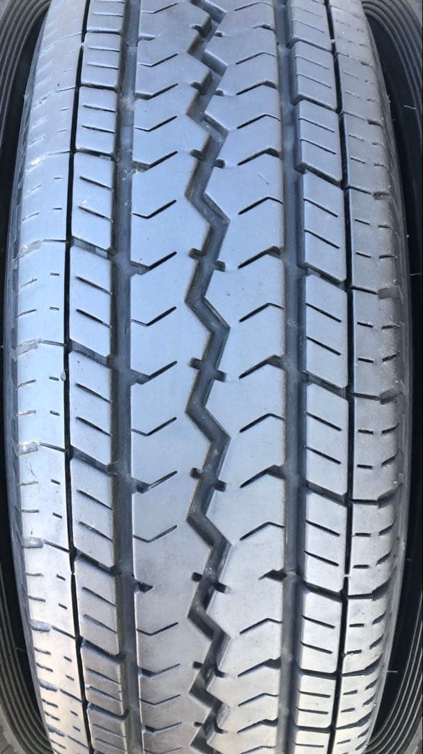 195/80 R15 TOYO V-02e ラジアルタイヤ　2024年