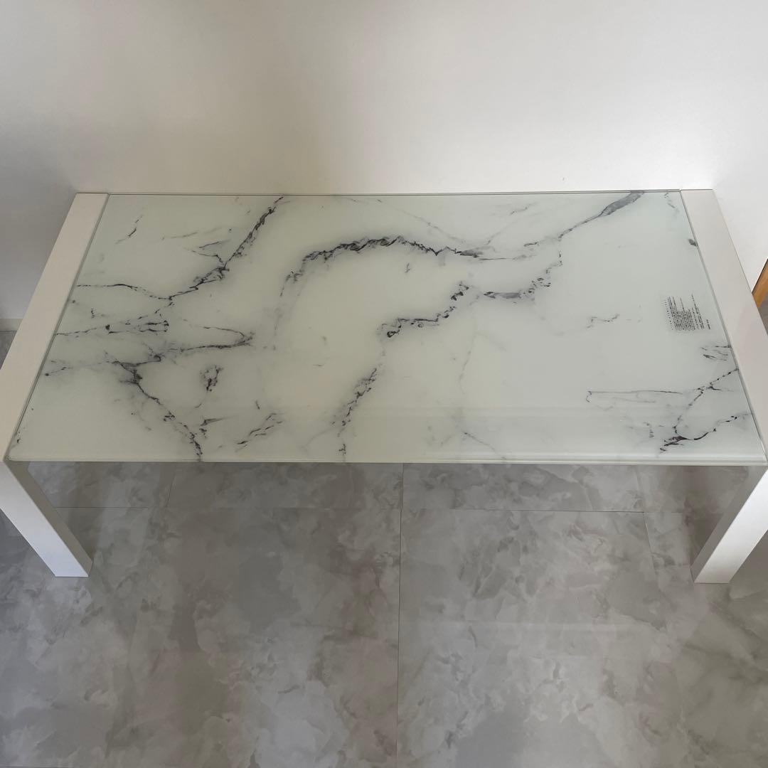 ニトリ　大理石柄ガラステーブル　時々セールします！　直接引き取りも可能です◎