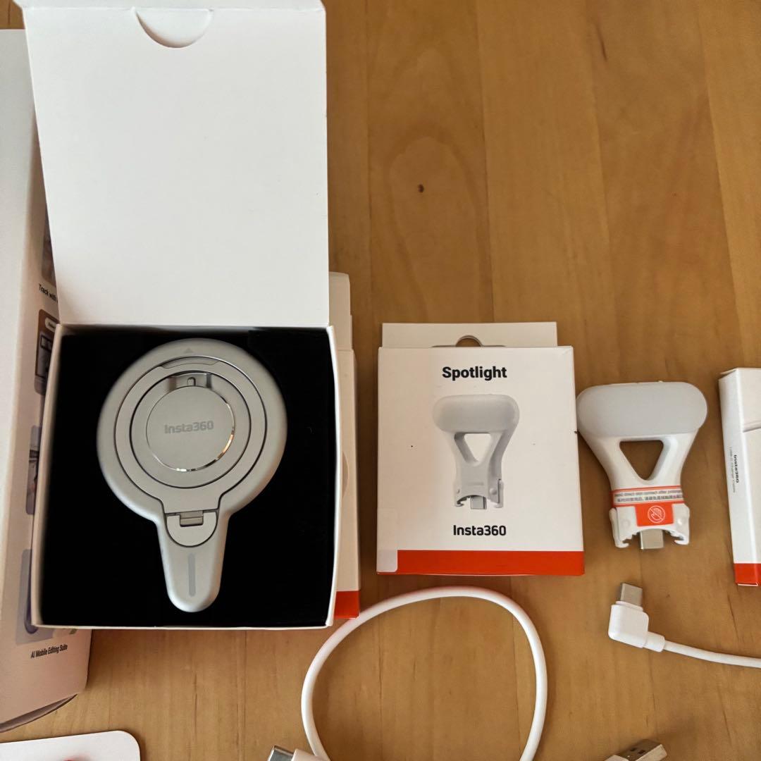 【ほぼ未使用】Insta360 Flow2 Pro クリエイターキット ホワイト