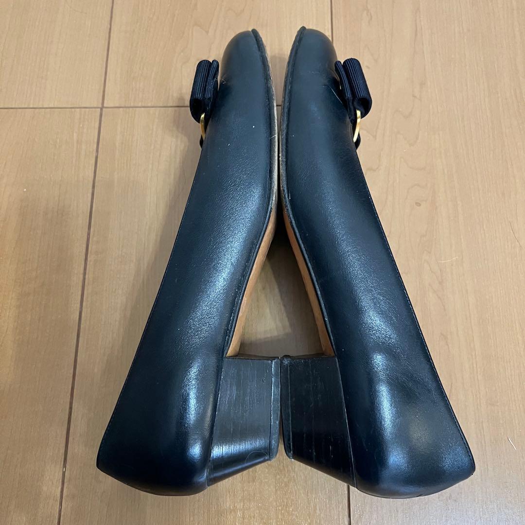 ✨ 美品 ✨ フェラガモ パンプス 紺色 7 24㌢