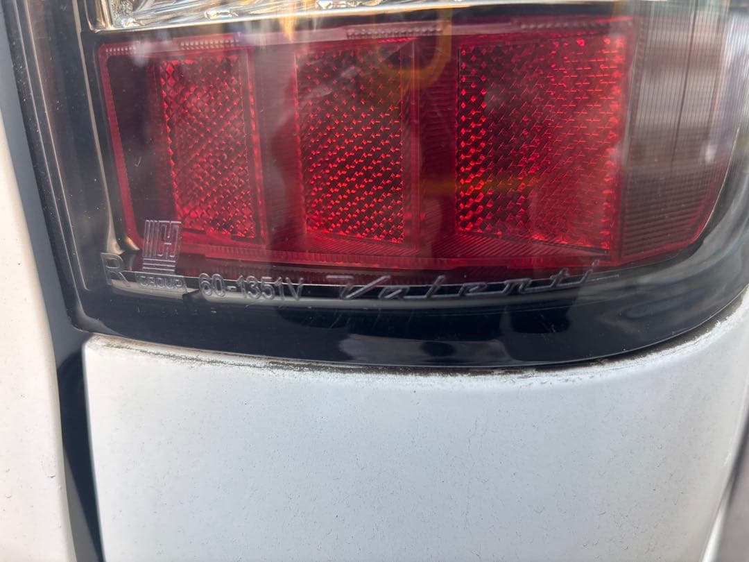 値下げしました　ハイエース200系 LED テールランプ 中古品セット　ジャンク