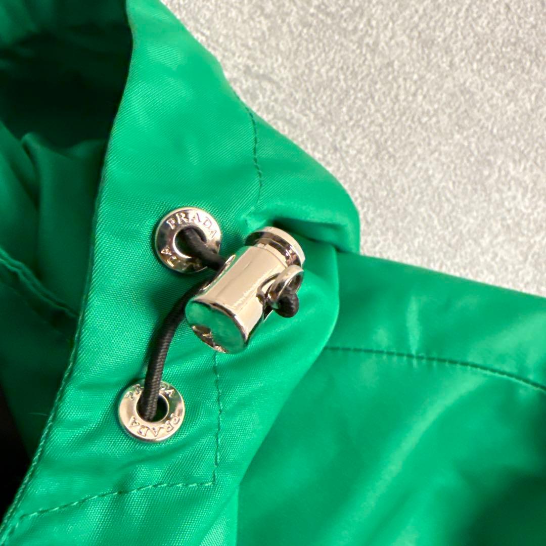 グリーン フード付きジャンパー