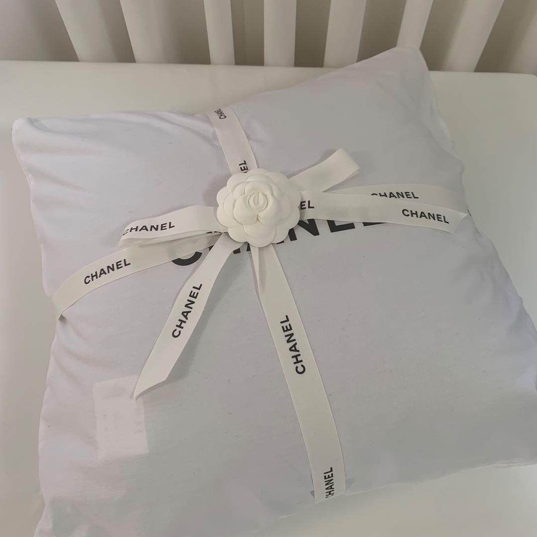 CHANEL CCロゴ クッション ベージュ ブラック AA8505