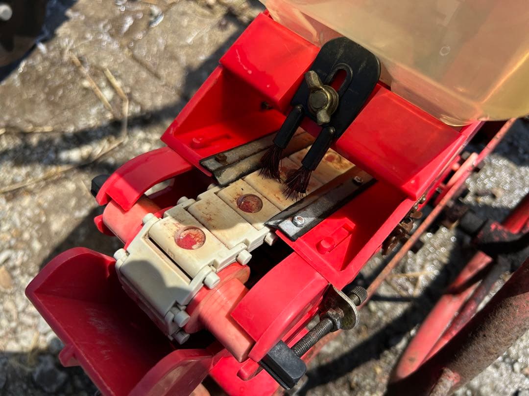 宮崎　向井工業 ごんべえ　トラクター　種まき機　ベルト繰上式　3条 TS-570