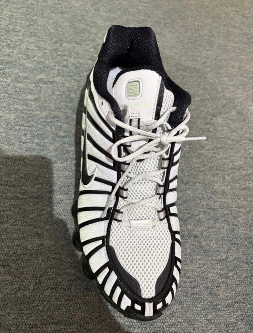 Nike ショックス