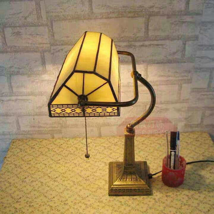 高品質ステンドグラスランプ 卓上スタンド 卓上照明_