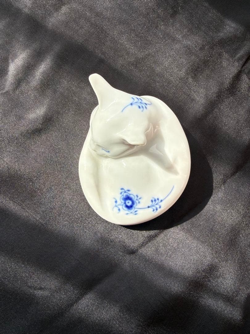 ロイヤルコペンハーゲン　フィギュリン　ブルーフルーテッド　猫　ネコ　眠り猫