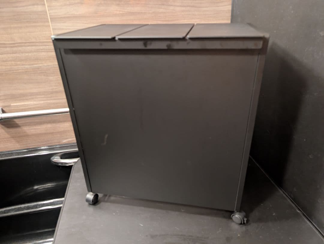 タワー　蓋付き目隠し分別ダストワゴン　ゴミ箱　3分別　山崎実業