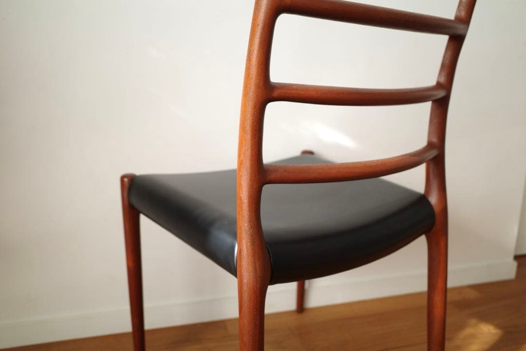 美品【ヴィンテージ モラー82】チーク 座面新品 / yチェア