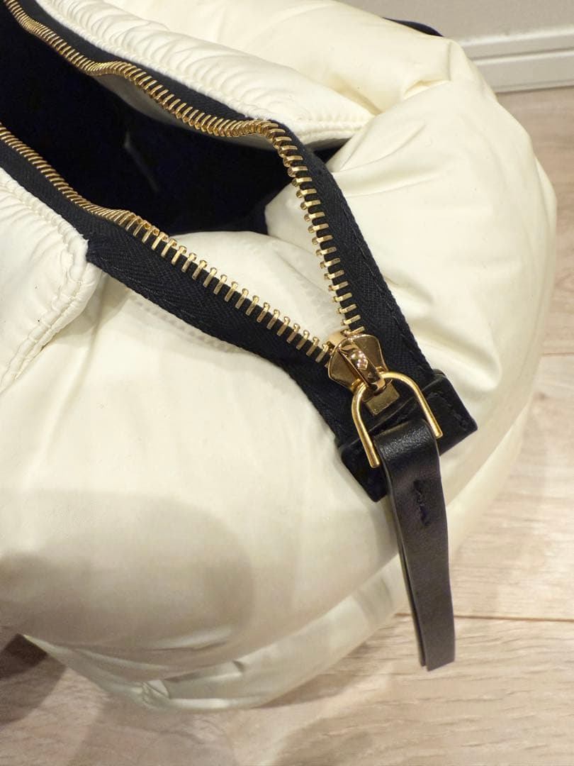 MONCLER モンクレール CARADOC ダウン トートバッグ 白 ホワイト