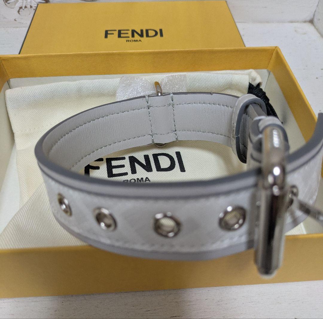 モモビン様　FENDI グレー レザー 首輪 ドッグカラー　FF柄