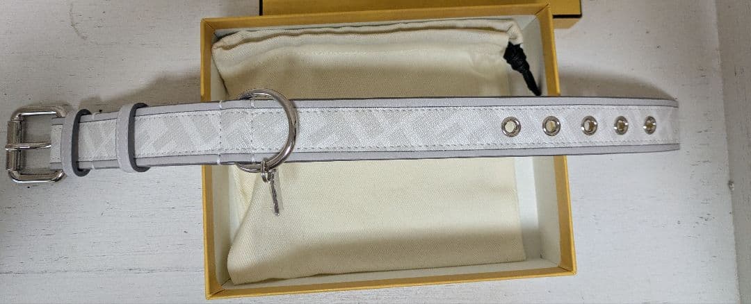 モモビン様　FENDI グレー レザー 首輪 ドッグカラー　FF柄