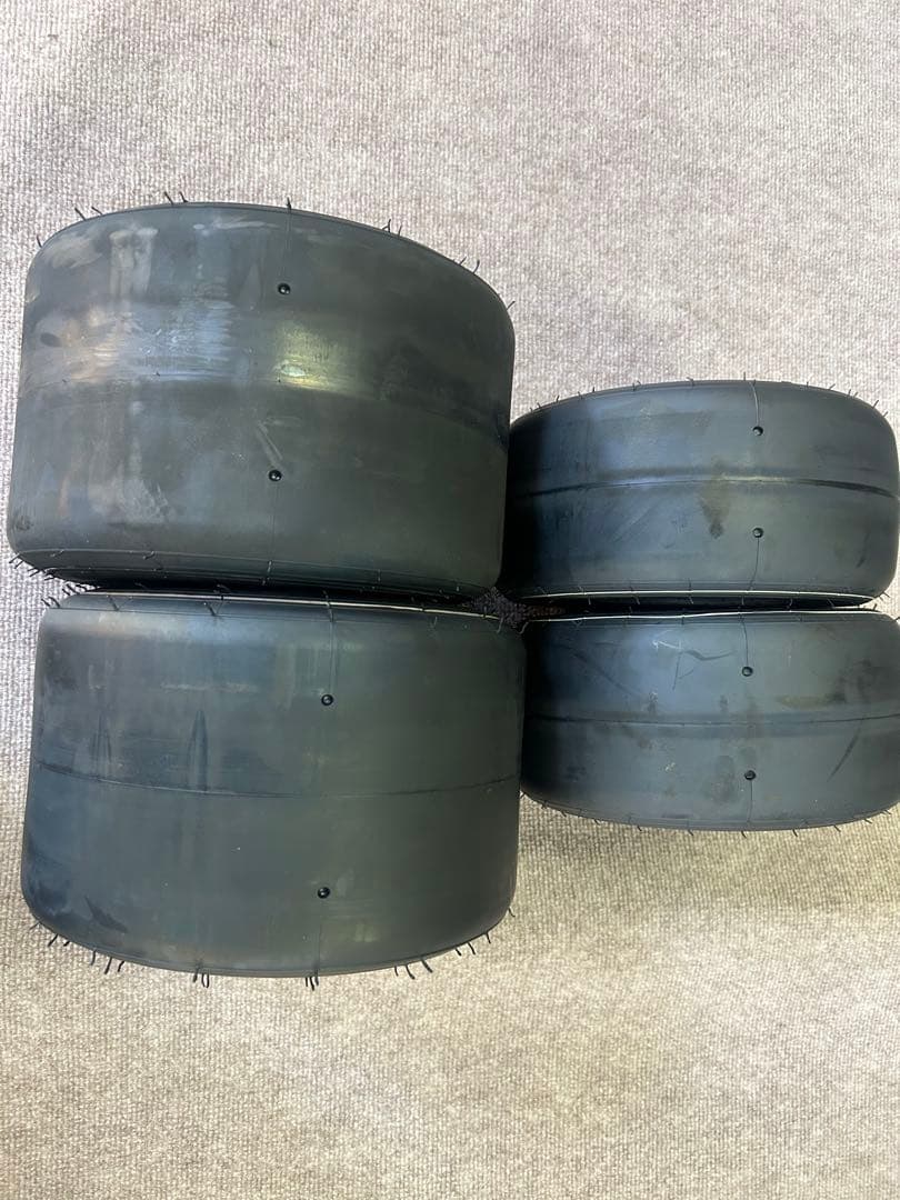 新品未使用　mojoD1タイヤ1セット