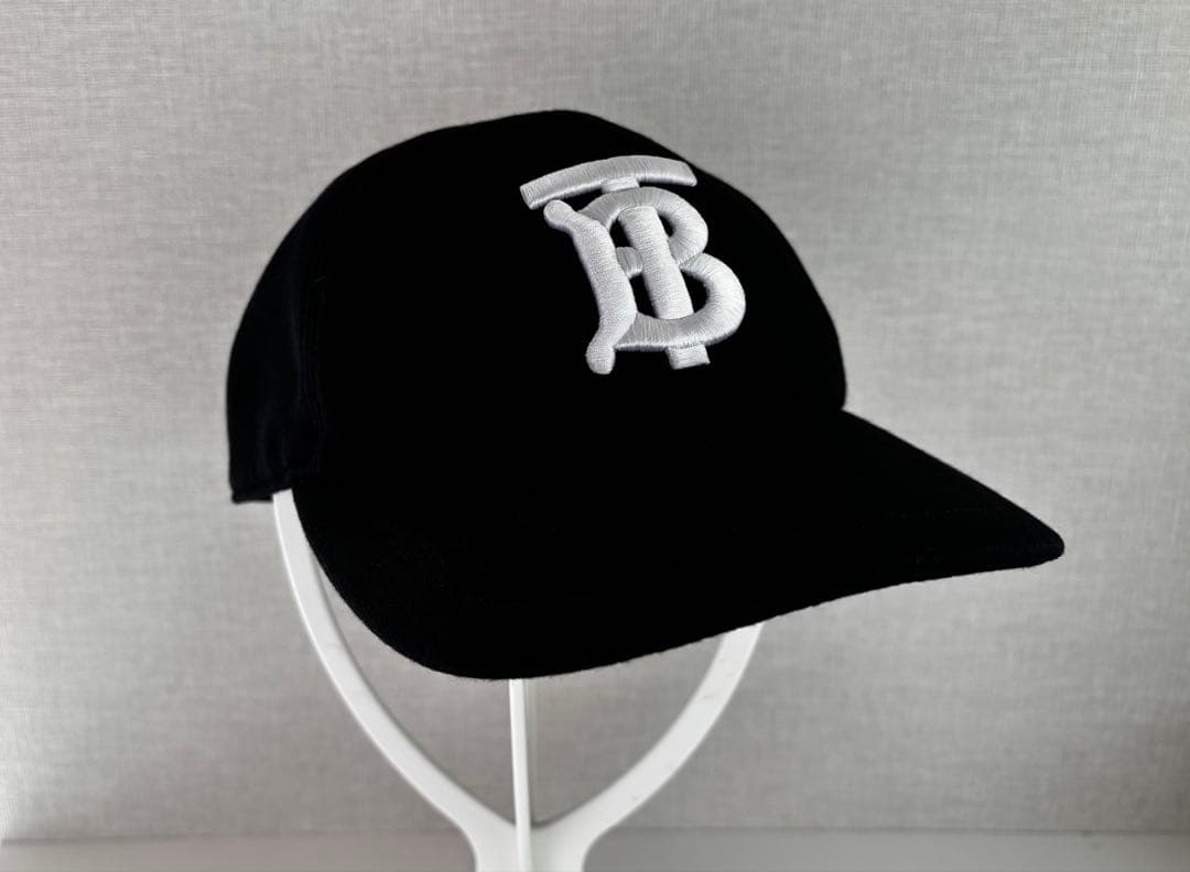 BURBERRY ベースボールキャップ 黒（M）