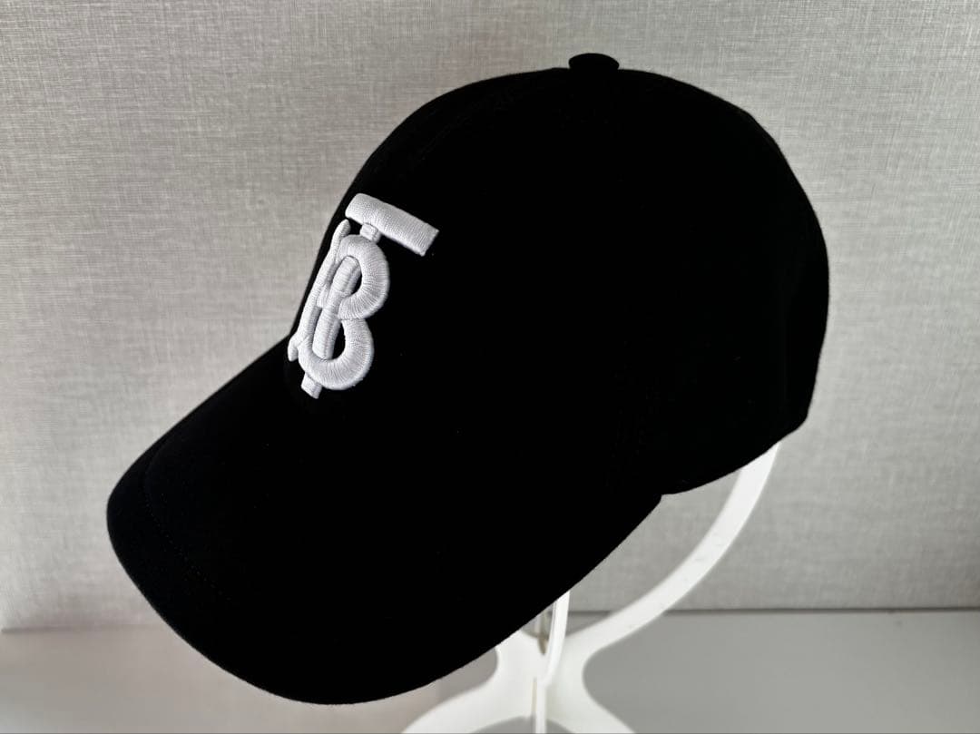 BURBERRY ベースボールキャップ 黒（M）