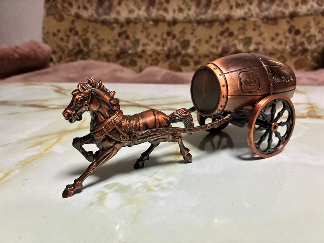 欧州製オブジェ　アンティーク　ライター　馬車樽を引く馬　午年　銅色　馬車型　美品