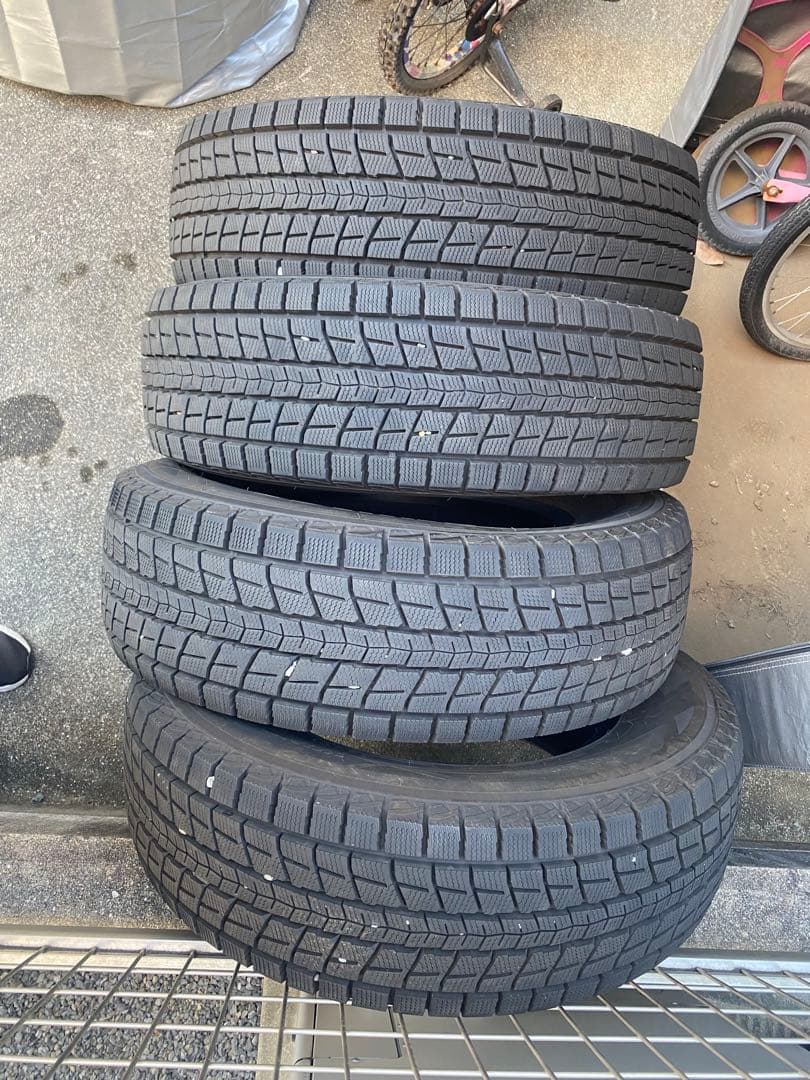 ①小梅。スタッドレス2本のみです。