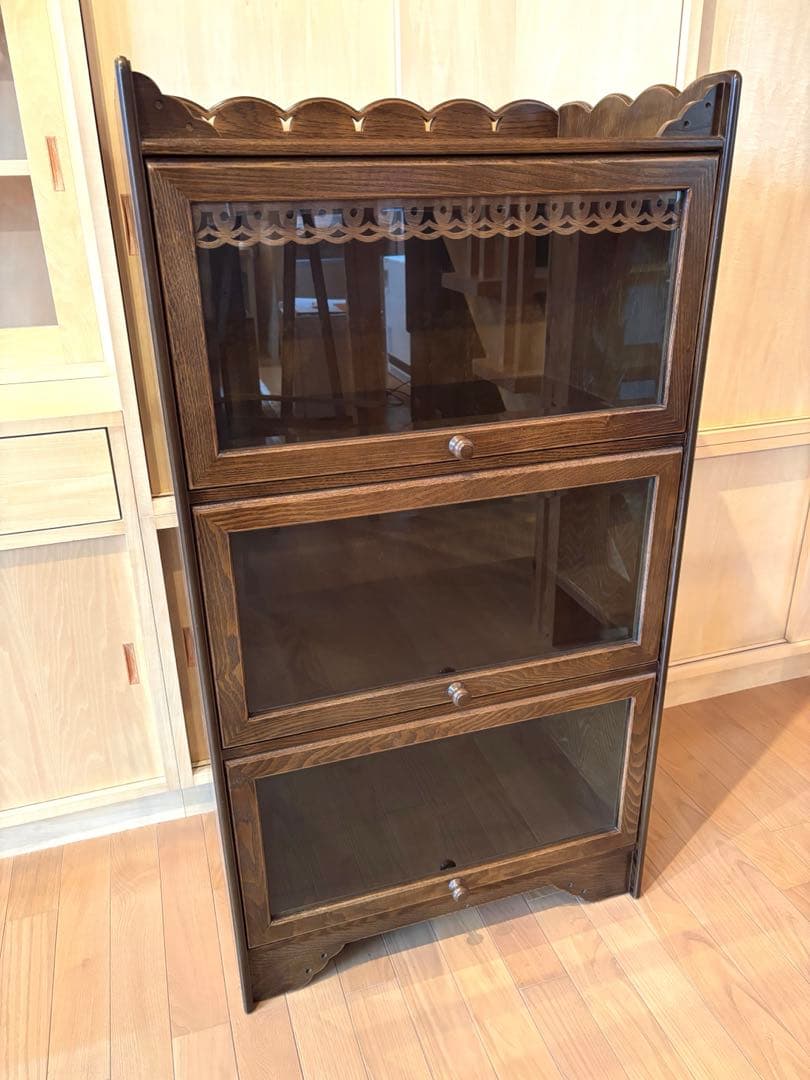 【極美品】ウッドギャラリー樹 Alice ガラスキャビネット 飾り棚