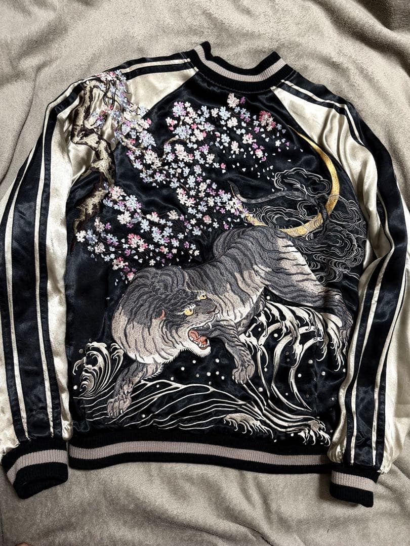 未使用近 SATORI２面用 虎 桜 日本限定 スカジャン レーヨン 美品