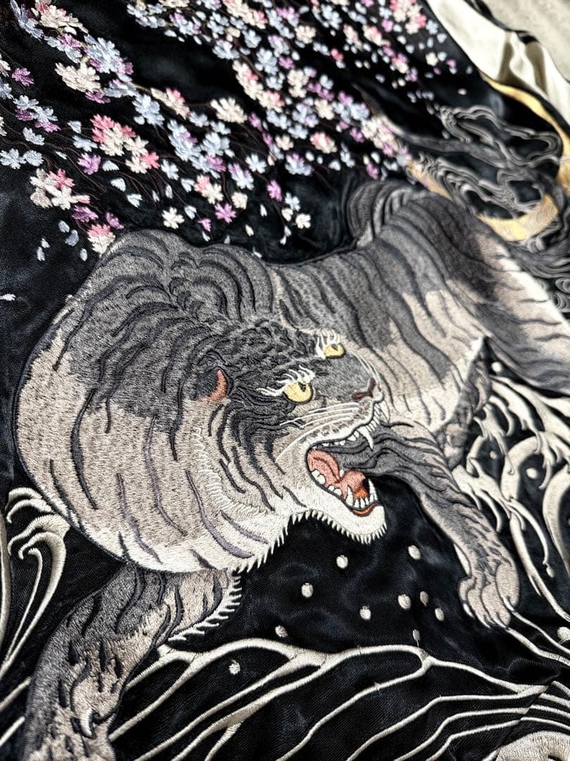 未使用近 SATORI２面用 虎 桜 日本限定 スカジャン レーヨン 美品