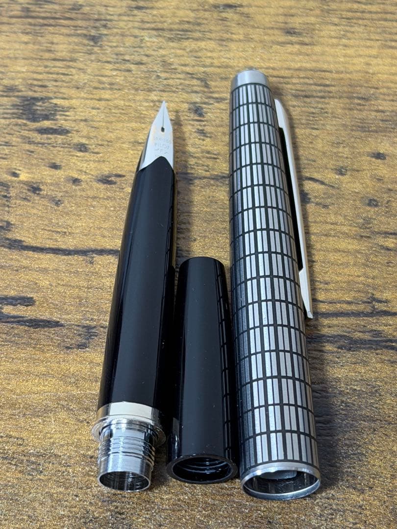 新品未使用　1976年製　蝕刻　エリート　18金　万年筆　パイロット　細字