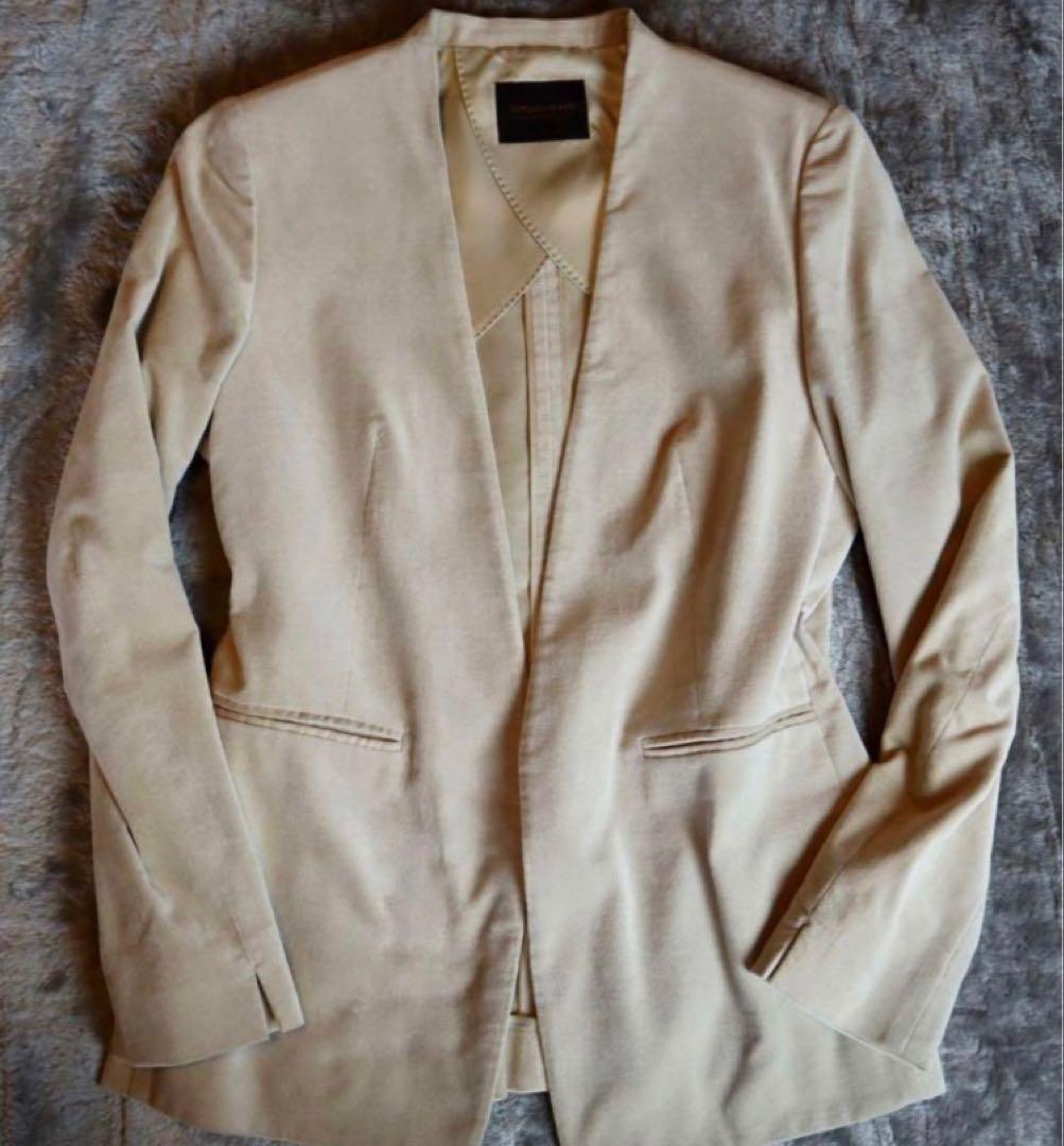 11／19売切トゥモローランド　ベロアノーカラースーツ