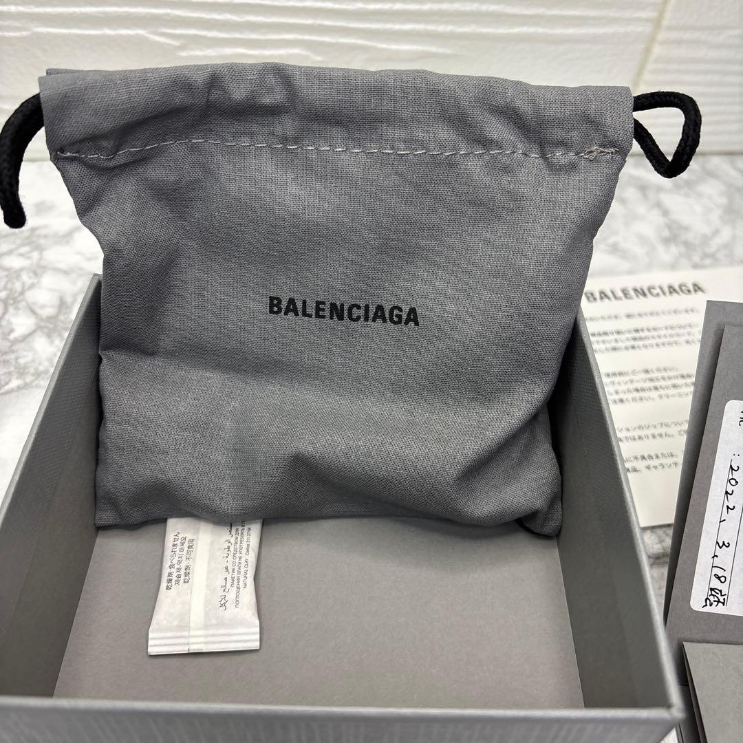 バレンシアガ　三つ折り財布　コンパクト　ブラック